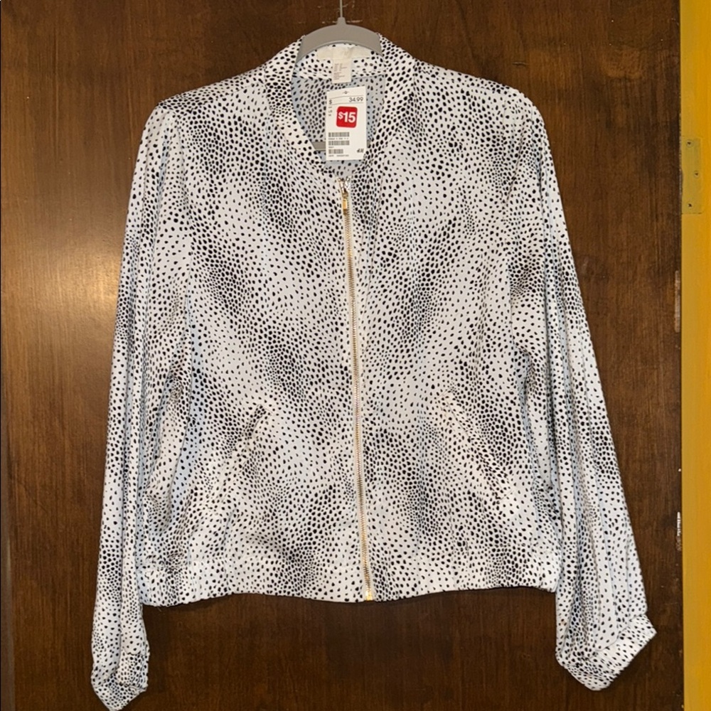 NWT H&M White w/BLK print bomber jacket w/Gold Zipper … Size 12